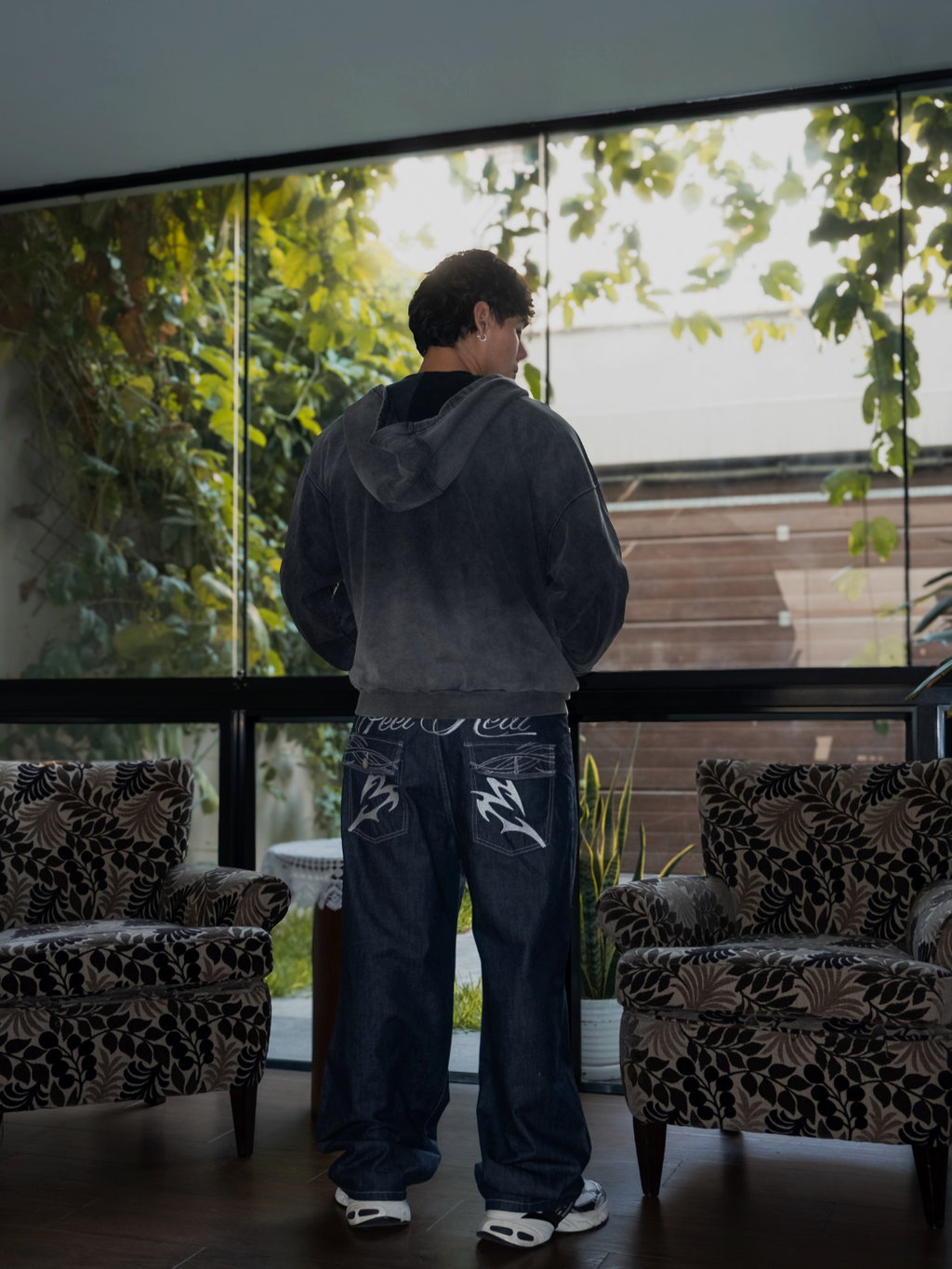 Zip Hoodie Negra